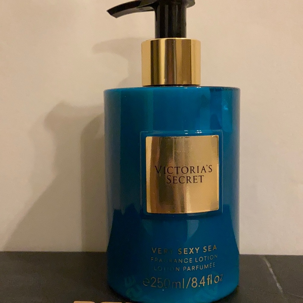Victoria Secret Very Sexy Sea